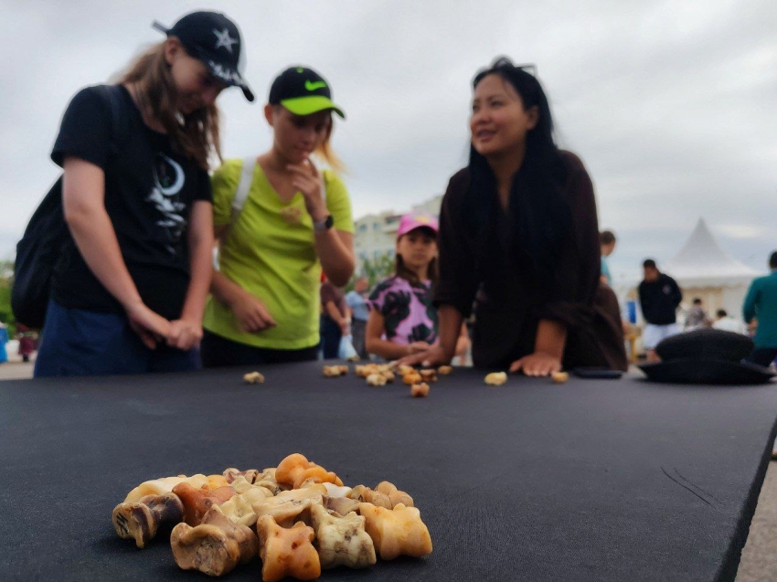 Семейные обереги, шагай наадан и VR-выставки. Чем удивляли забайкальцев учреждения культуры на площадках форума «Моя земля – моя семья» в Чите?